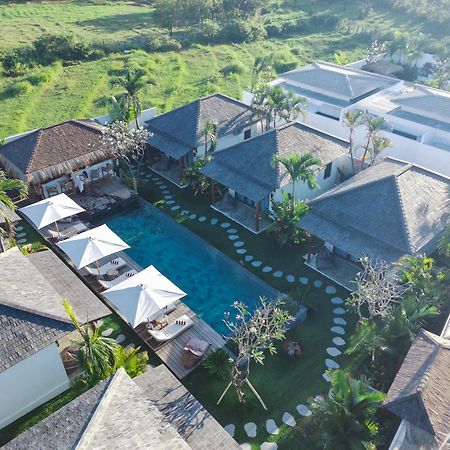 Ehoa Bali Nyanyi Boutique Hotel - In Front Of Entrance To Nuanu Tanah Lot Buitenkant foto